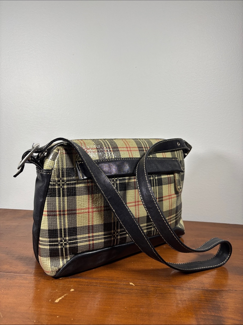Y2K Vibe plaid Crossbody Shoulder Bag in Beige and Black Manocchio Canada Woman